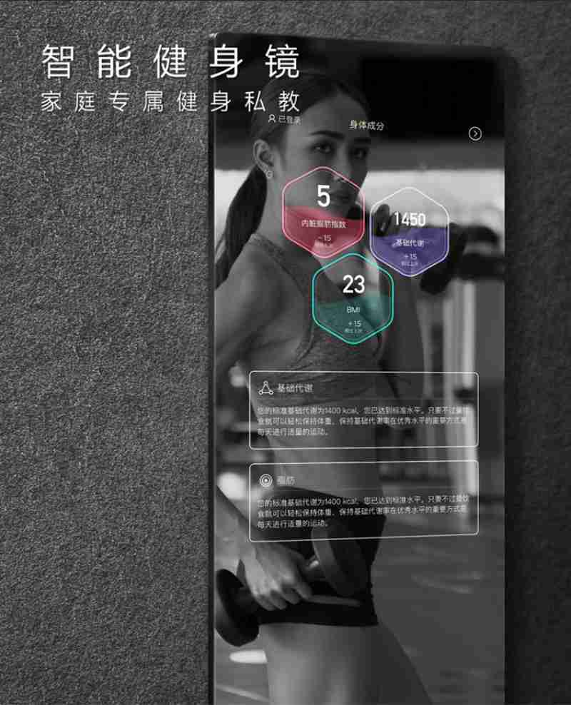 漳州市布袋木偶传承保护中心副主任梁志煌在表演经典布袋木偶戏《两个猎人》,展示“两手对打”的绝活。 赵文娟 摄